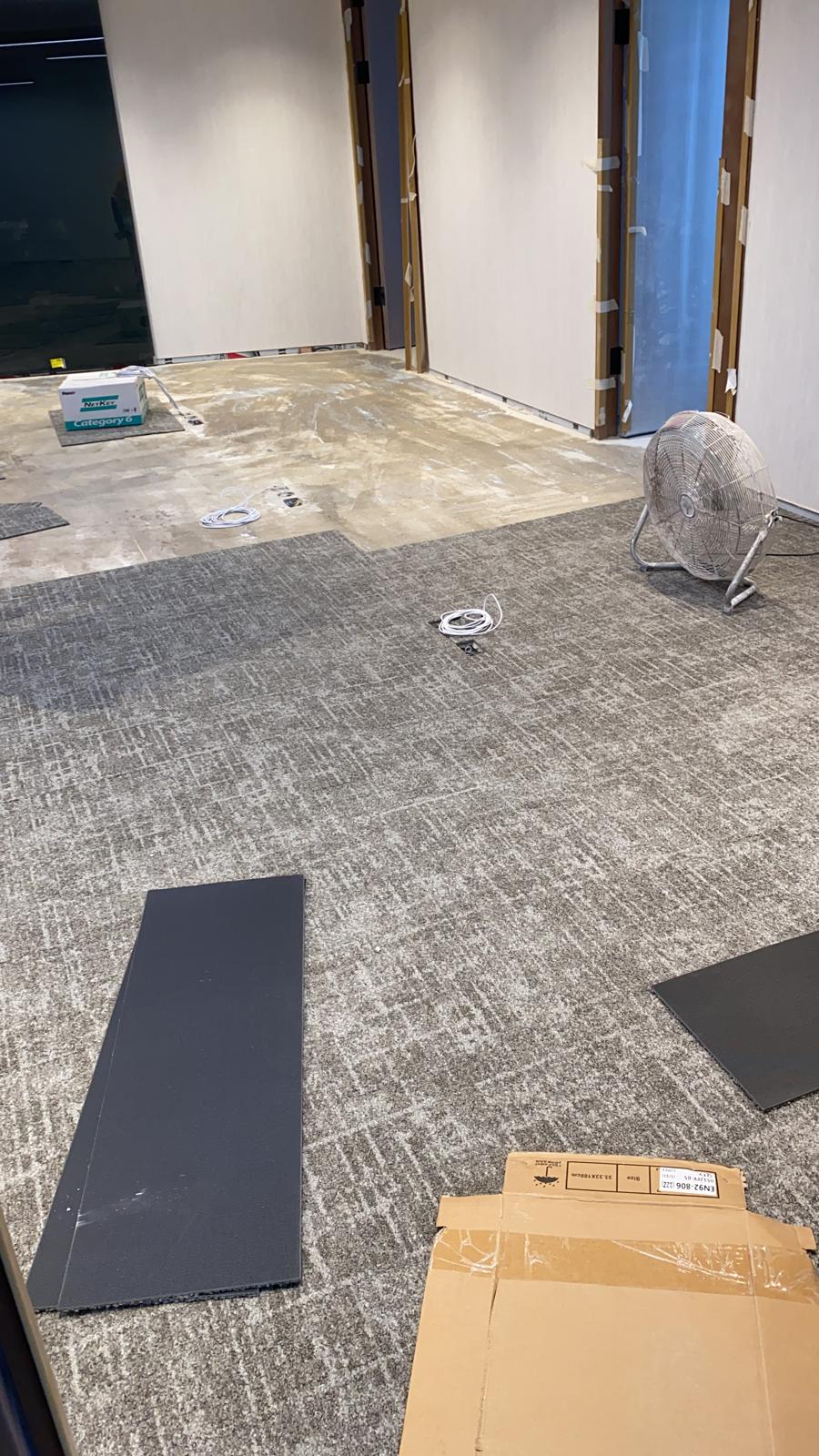 更換辦公室地毯